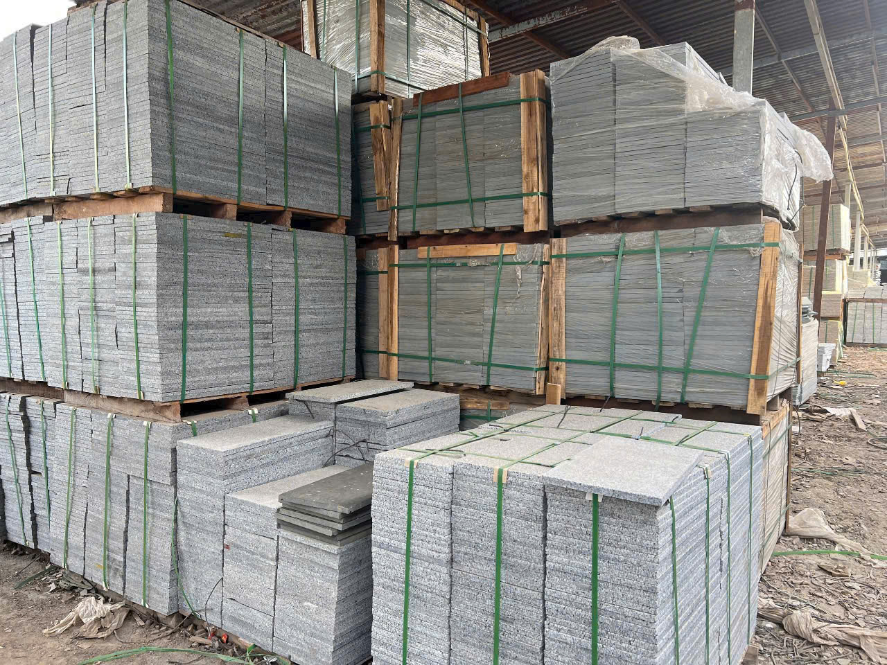 Báo Giá Đá Lát Sân Vườn